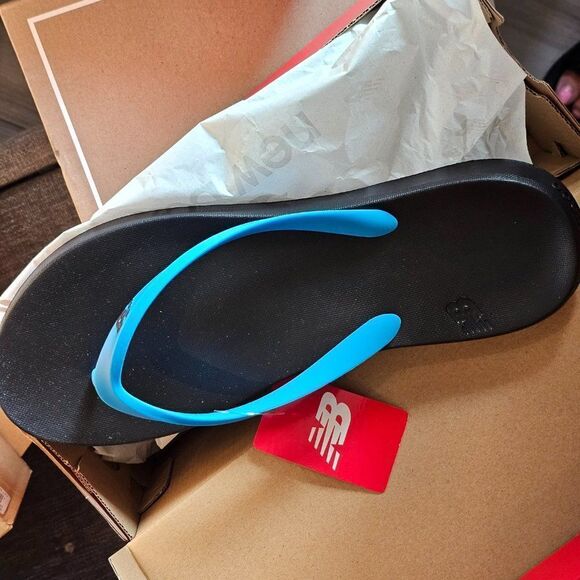 New Balance Men\'s Pool Locker Synthetic Flip Flop Sandals Black/Blue Size 12 NWT main image 12